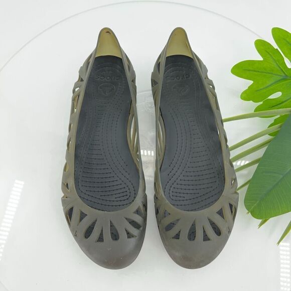 CROCS Womens Adrina III Flat Size 7 Smoke Brown Rubber Shoe Cutouts Comfy Beach - Picture 1 of 13
